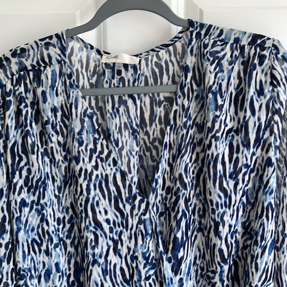 Blue and white ruffle sleeve top - Picture 4 of 4